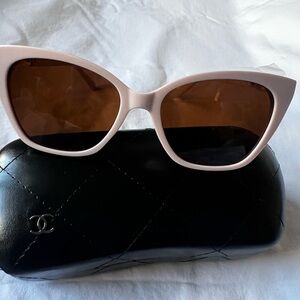 Chic Pink Sunglasses with Black Case